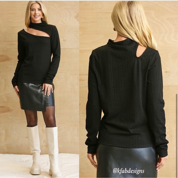 Gigio- Solid Rib Textured Knit Mock Neck Top with Cut
Out Detail szM - NWT - Picture 2 of 6